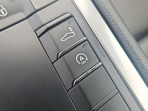 Certified 2018 Porsche 718 Cayman image 20