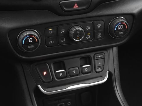 Used 2020 GMC Terrain SLT w/ Preferred Package image 16