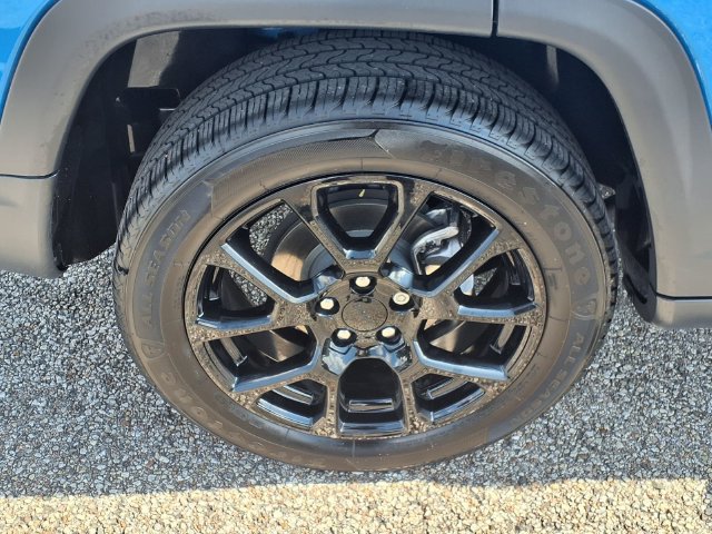 Used 2024 Jeep Compass Latitude w/ Convenience Group AWD/4WD image 10