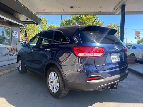 Used 2016 Kia Sorento LX AWD/4WD image 16