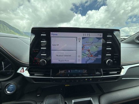 Used 2022 Toyota Sienna XSE FWD image 18