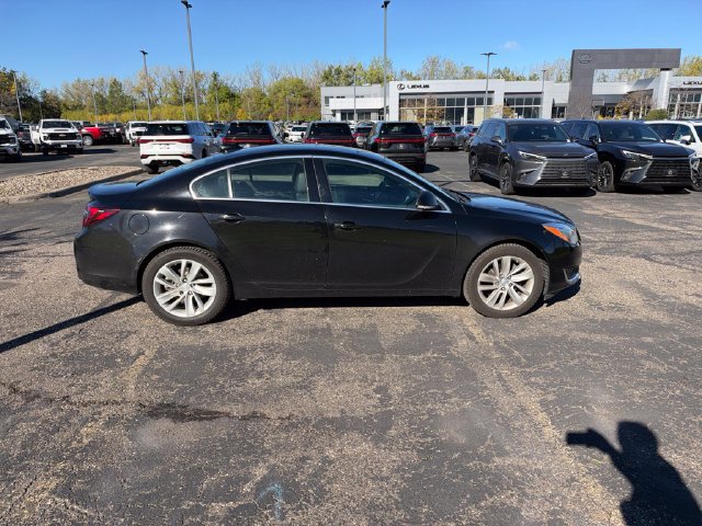 Used 2017 Buick Regal Premium w/ Driver Confidence Package #2 FWD image 18
