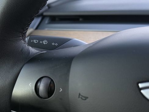 Used 2023 Tesla Model Y Long Range image 13