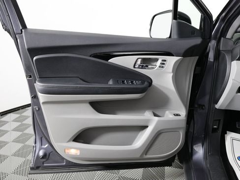 Used 2021 Honda Pilot Touring image 12