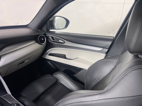 Used 2019 Alfa Romeo Stelvio Ti Sport w/ Quick Order Package 22S Sport AWD/4WD image 18