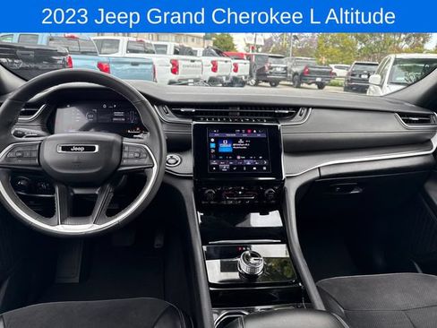 Used 2023 Jeep Grand Cherokee L Laredo AWD/4WD image 17