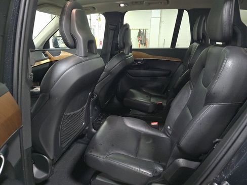 Used 2021 Volvo XC90 T8 Inscription Expression w/ Climate Package image 6