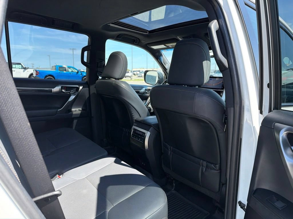 Used 2023 Lexus GX 460 Premium w/ Premium Package AWD/4WD image 19