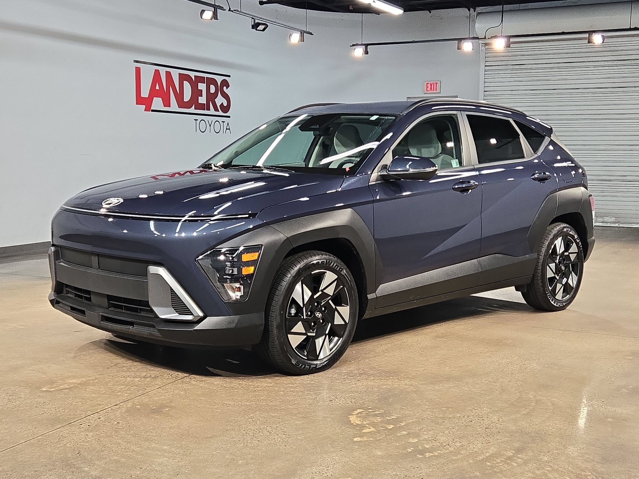 Used 2025 Hyundai Kona SEL FWD image 3