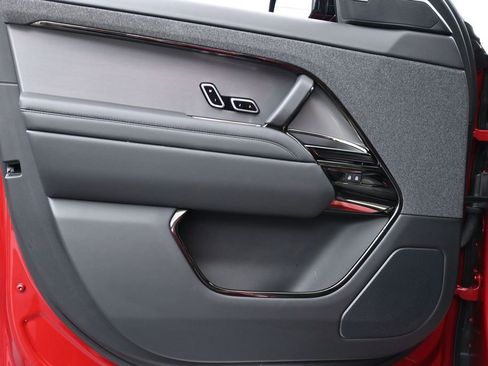 Used 2023 Land Rover Range Rover Sport SE AWD/4WD image 9