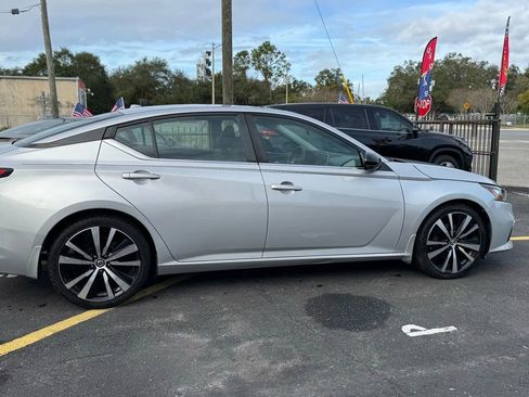 Used 2019 Nissan Altima 2.5 SR w/ SR Premium Package image 3