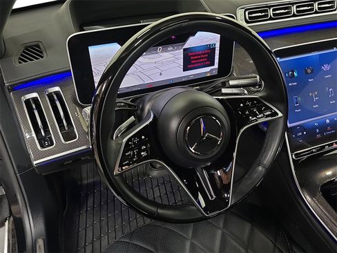 Used 2025 Mercedes-Benz S 580 4MATIC Sedan image 4