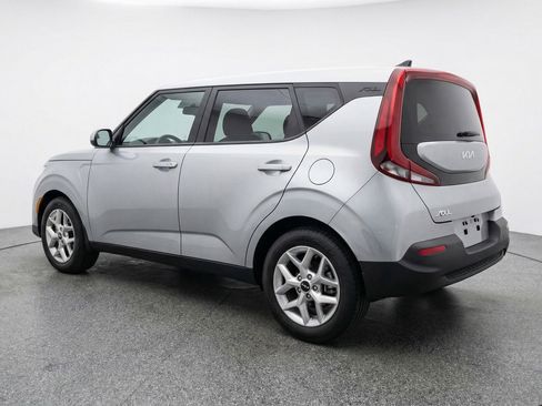 Used 2025 Kia Soul LX w/ LX Technology Package FWD image 6
