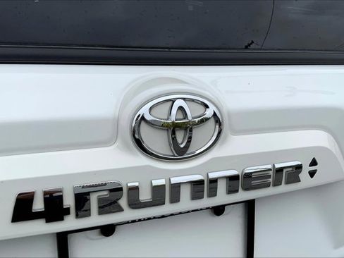 Used 2024 Toyota 4Runner SR5 image 29