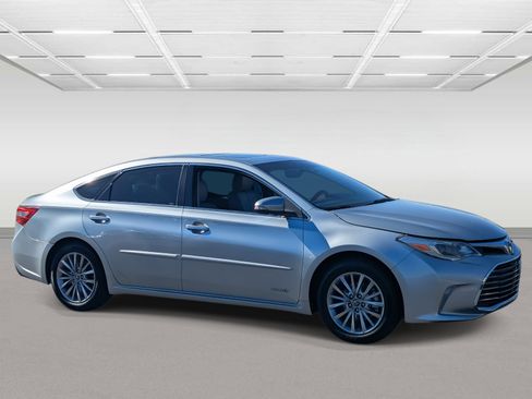 Used 2016 Toyota Avalon Limited image 7