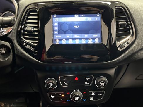 Used 2021 Jeep Compass Latitude FWD image 13