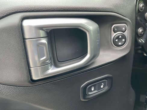 Used 2023 Jeep Wrangler Unlimited Sport AWD/4WD image 17