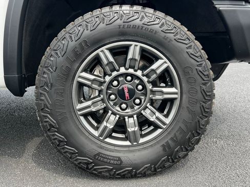 Used 2024 GMC Sierra 1500 AT4X image 20