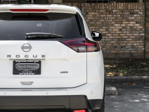 Used 2024 Nissan Rogue S AWD/4WD image 59