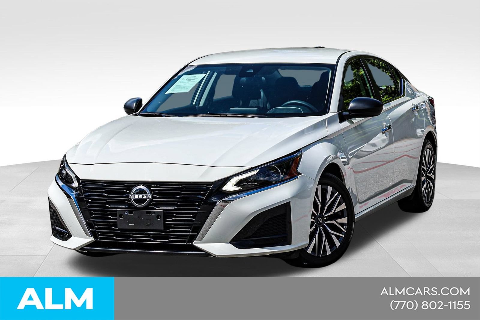 Used 2025 Nissan Altima 2.5 SV FWD image 1