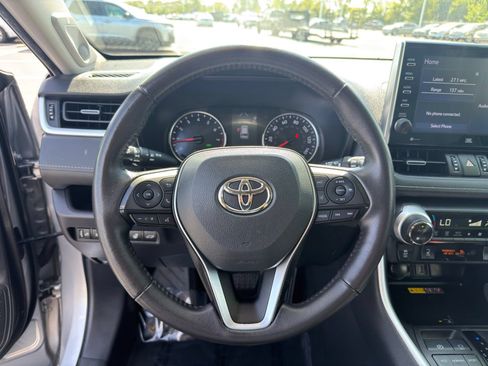 Used 2022 Toyota RAV4 XLE Premium AWD/4WD image 18