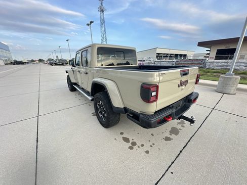 Used 2022 Jeep Gladiator Rubicon w/ LED Lighting Group AWD/4WD image 12