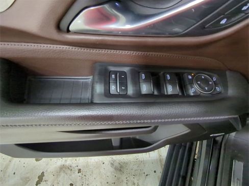 Used 2021 GMC Yukon XL Denali w/ Denali Premium Package image 23