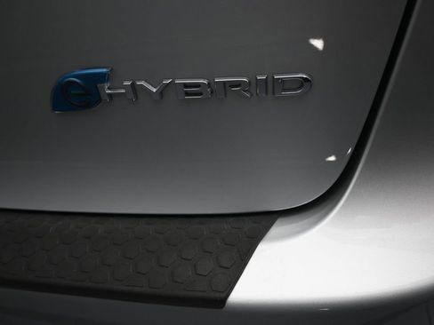 Used 2024 Chrysler Pacifica Limited FWD image 38
