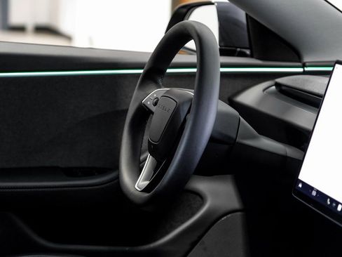 Used 2025 Tesla Model 3 Long Range image 18