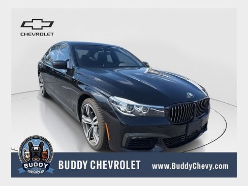 Used 2019 BMW 740i w/ M Sport Package image 1