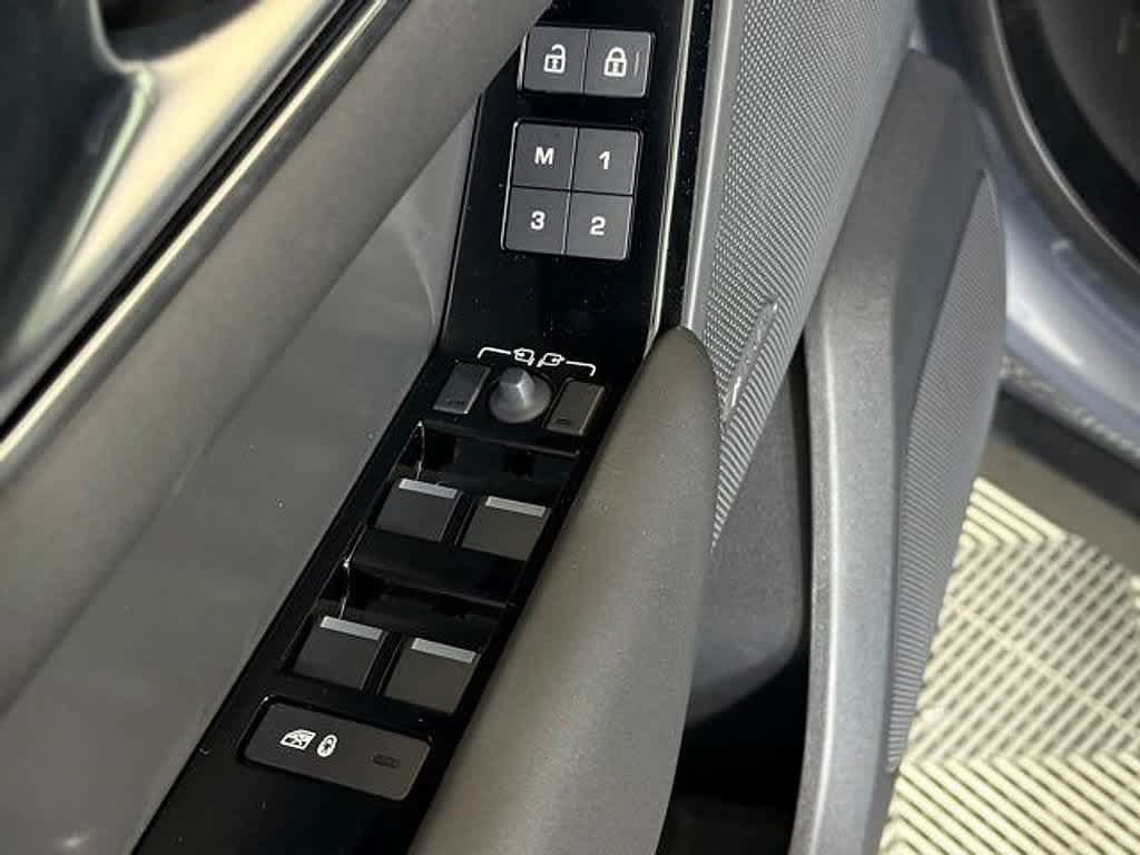 New 2026 Land Rover Range Rover Velar S AWD/4WD image 25
