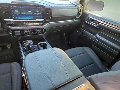 Certified 2024 Chevrolet Silverado 1500 LT Trail Boss w/ Convenience Package II AWD/4WD image 15