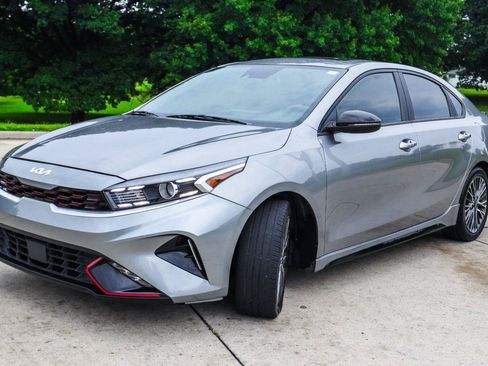 Used 2023 Kia Forte GT-Line w/ GT-Line Premium Package FWD image 3