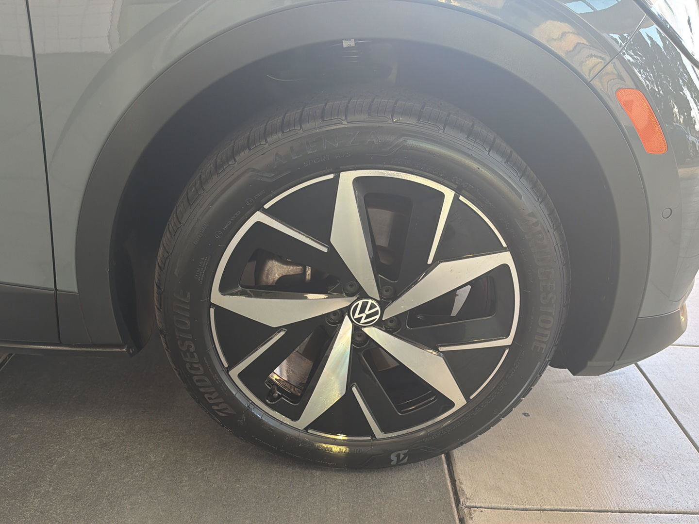 Used 2023 Volkswagen ID.4 Pro S AWD/4WD image 10