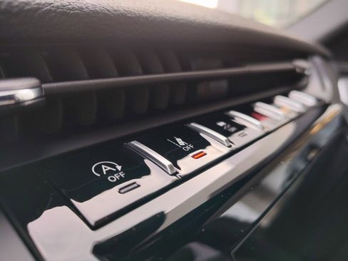 New 2025 Jeep Grand Cherokee L Altitude image 22