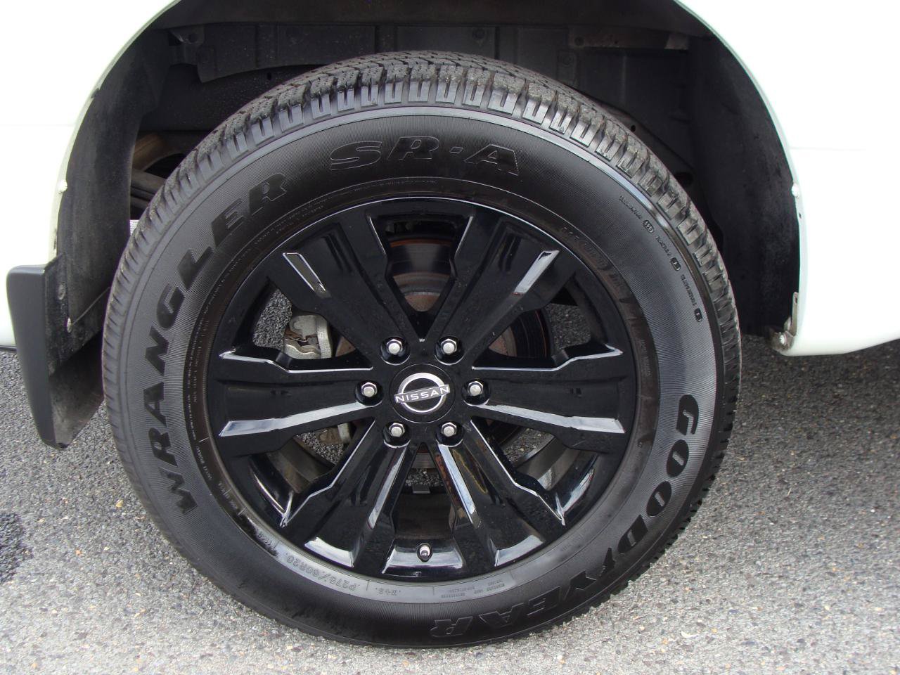 Used 2024 Nissan Titan SV w/ SV Convenience Package AWD/4WD image 36