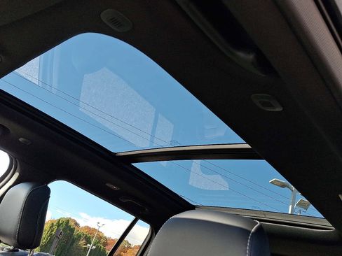 New 2025 Jeep Grand Cherokee Limited image 10