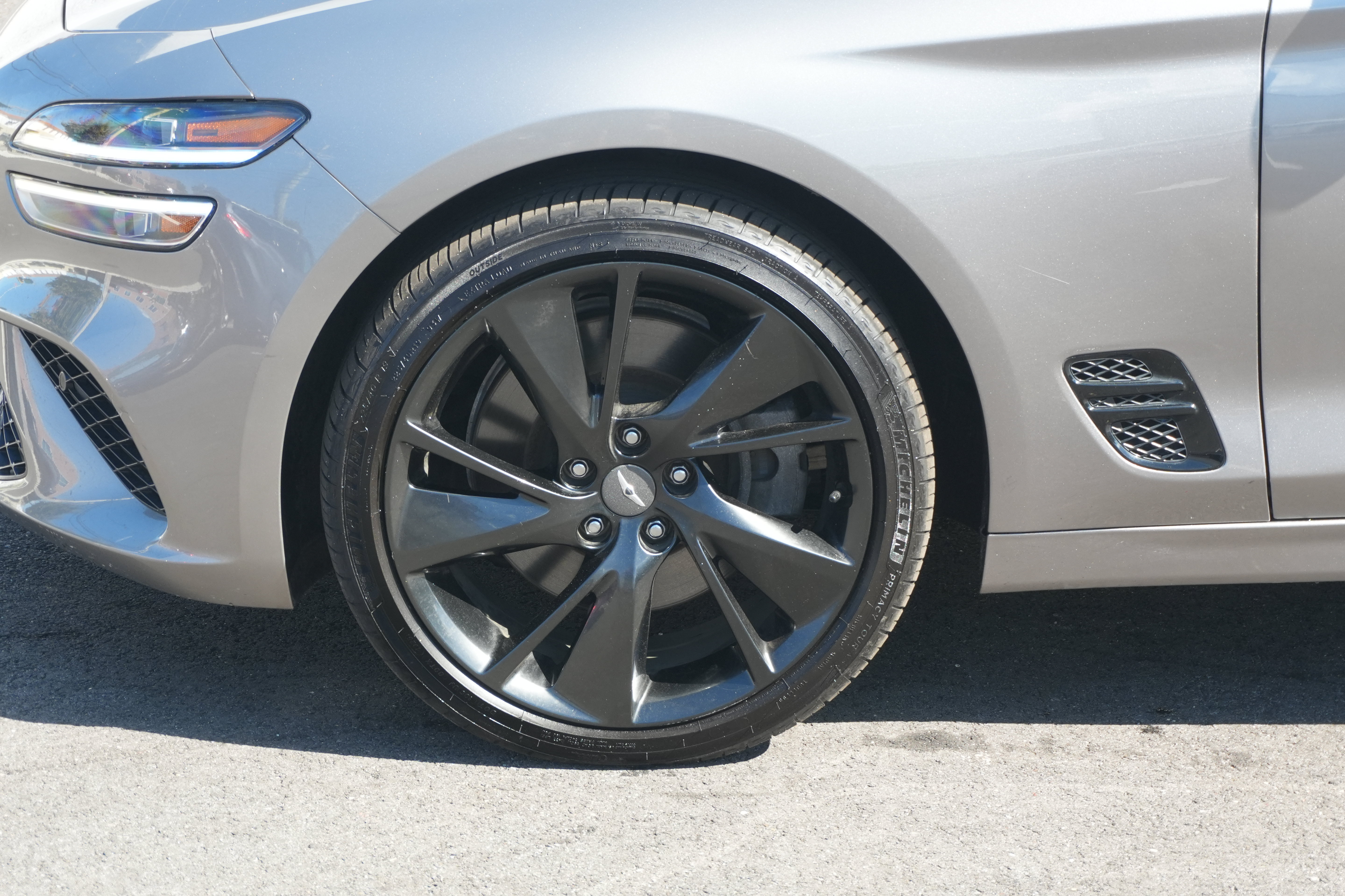 Used 2023 Genesis G70 3.3T w/ Sport Advanced Package AWD/4WD image 9