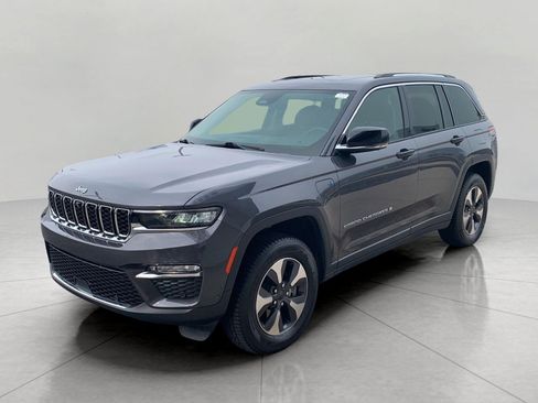 Used 2022 Jeep Grand Cherokee Limited 4xe w/ Luxury Tech Group II AWD/4WD image 4