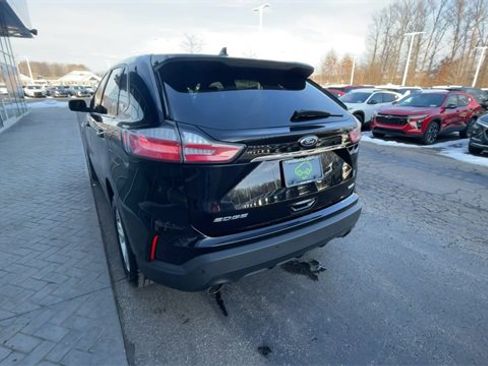 Used 2020 Ford Edge SE image 6