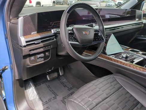 Used 2025 Cadillac Escalade Sport Platinum AWD/4WD image 11