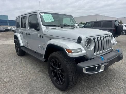 Used 2023 Jeep Wrangler Unlimited Sahara w/ Cold Weather Group AWD/4WD image 3