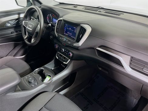 Used 2024 GMC Terrain SLE w/ Driver Convenience Package image 25