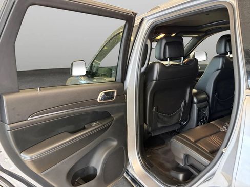 Used 2016 Jeep Grand Cherokee Limited AWD/4WD image 14