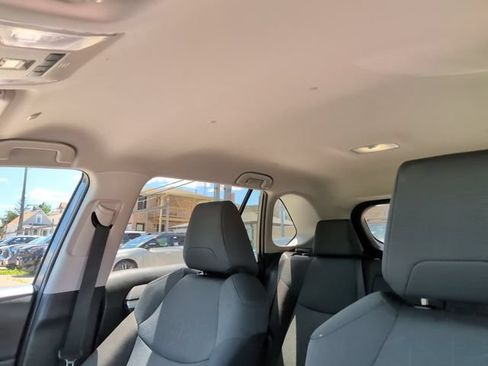 Used 2025 Toyota RAV4 XLE FWD image 22
