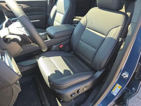 New 2026 Chevrolet Traverse LT w/ Sun and Wheel Package image 25