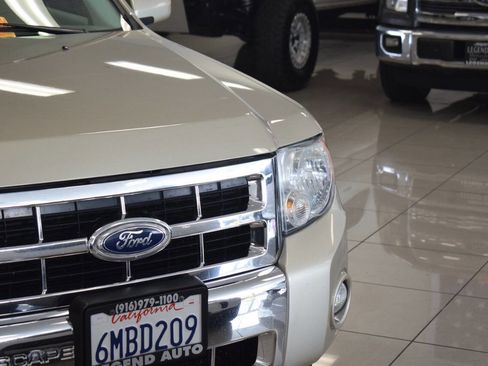 Used 2010 Ford Escape Limited image 6