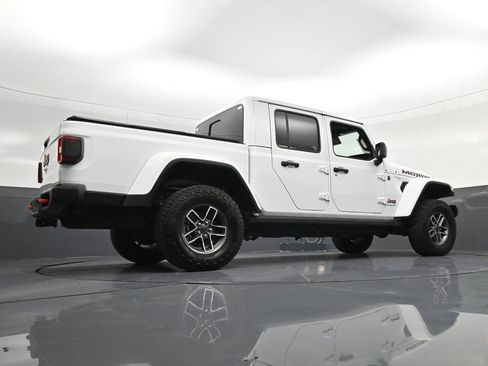 Used 2025 Jeep Gladiator Mojave w/ Convenience Group AWD/4WD image 29