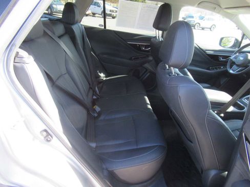 Used 2020 Subaru Outback Limited image 22
