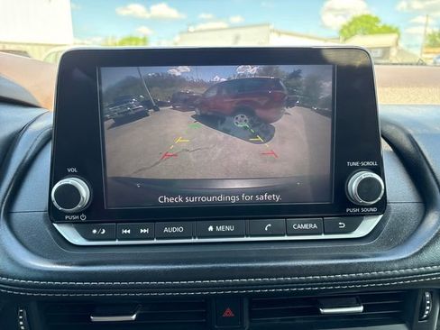 Used 2021 Nissan Rogue S AWD/4WD image 15